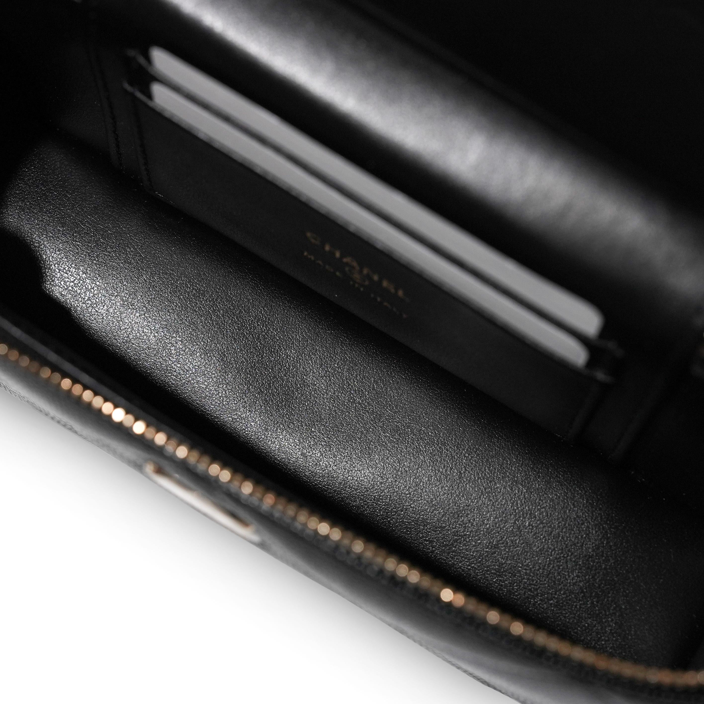 Bell Ave Quilted Vanity Crossbody – Black